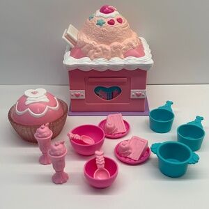 Vintage 90s Tonka Cupcake Doll Cake And Ice Cream Kitchen Near Complete (D2)